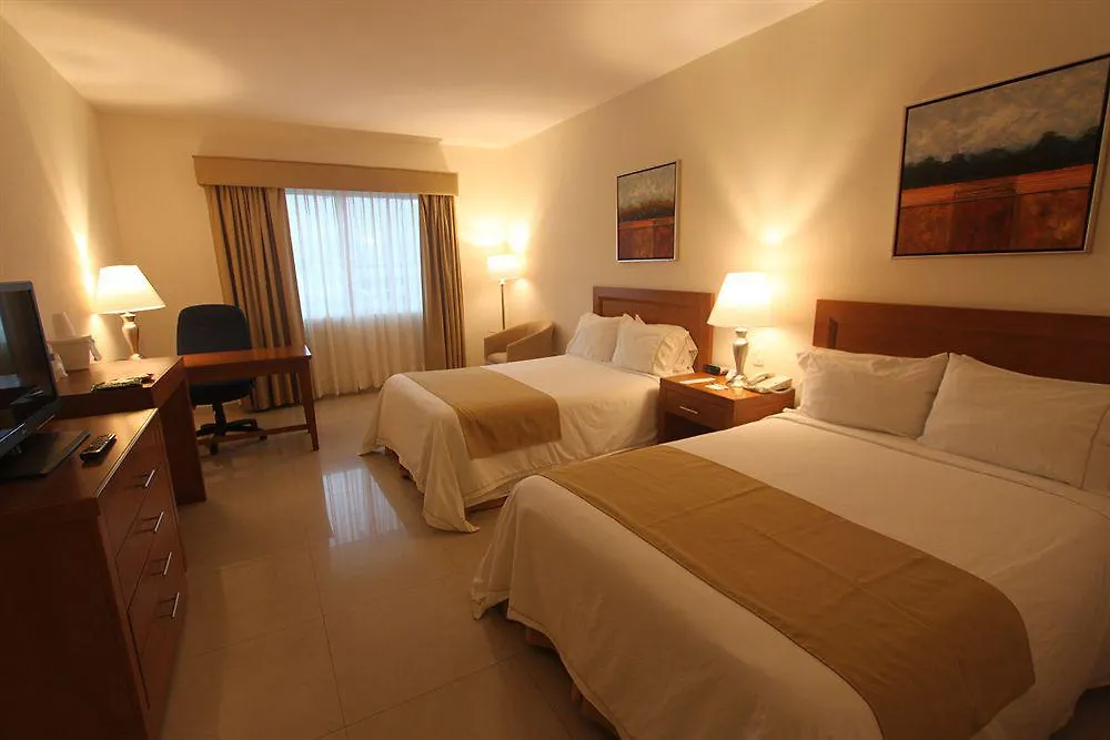 מלון Wyndham Garden פלאייה דל כרמן